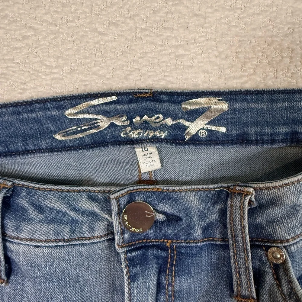 Seven7 Women's Soft Stretch Fray Hem Sunset Bermuda Short size 16 - Picture 3 of 4